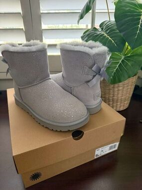 UGG Mini Bailey Bow Metallic Spots Boot Size 8